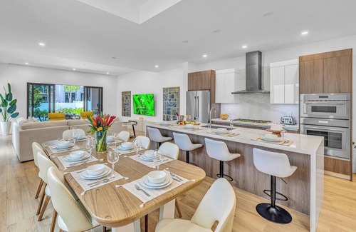 Harbordale House | Townhouse/Heated Pool/Centrally Located/Malibu Key