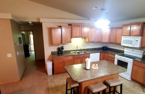 Rapid Valley House | Townhouse in a quiet culdesac, easy access to all Black Hills area attractions.