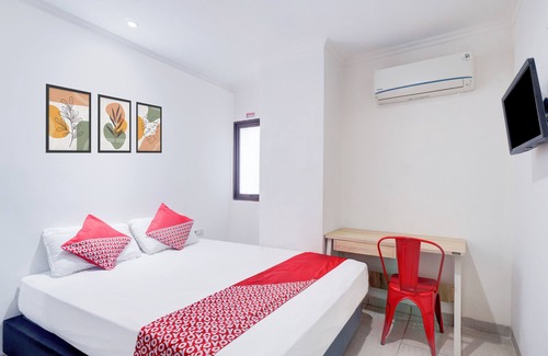 Old Jakarta Hotel | Townhouse Oak Gunung Sahari Near Ancol