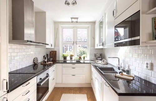 Orgryte-Harlanda Apartment | Townhouse with Sauna | 4 Floors | Near Liseberg