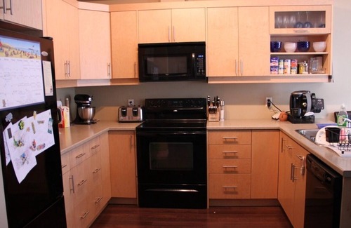 London House | Townhouse walk to Masonville Mall, close to University Hospital and Western Univ