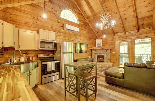 Townsend Cabin | Townsend - Townsend Manna - 1 Bedroom - Sleeps 4