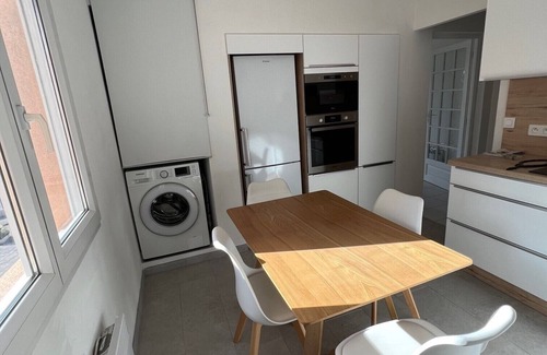 L'Ile-Rousse Apartment | Très bel Appartement de 71 m², vue sur mer 250 m de la Plage ,du Centre-ville