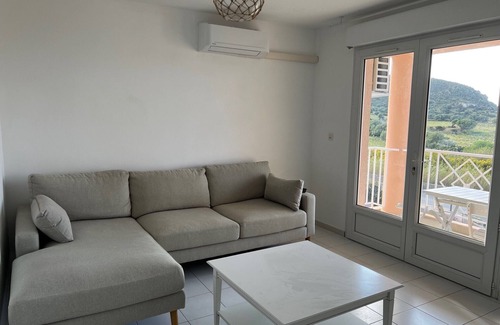 L'Ile-Rousse Apartment | Très bel Appartement de 71 m², vue sur mer 250 m de la Plage ,du Centre-ville