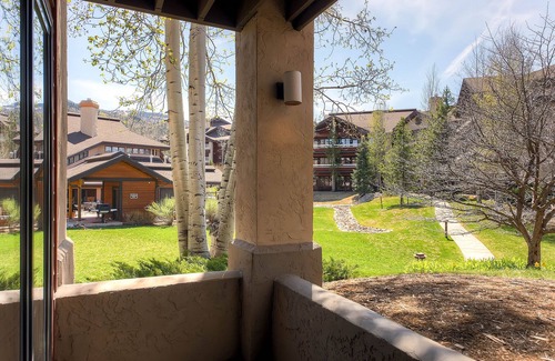 Steamboat Springs Condo | TR1111 | Perfect for families or group of couples | Winter Shuttle | 10 Hot Tubs
