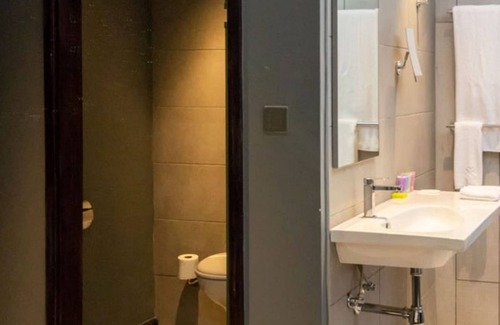 Gigiri Bed & Breakfast | Trademark Hotel, Trademark King Twin Room in Nairobi no001