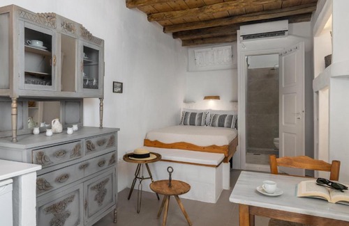 Tripiti House | Traditional and Sailor's Sirma Klima