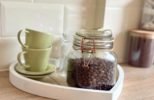 Llantarnam House | Traditional cosy PET FRIENDLY cottage by the canal with Cymru Holidays