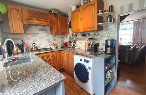 Llandaff North Cottage | Traditional Cottage near Wales' Green Corridor