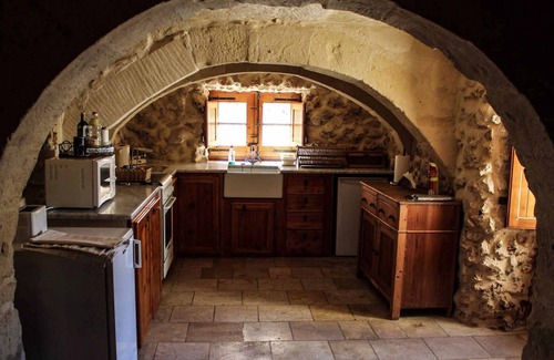 Xaghra Villa | Traditional Farmhouse with Pool