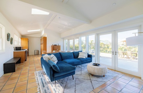 Central Malibu House | Traditional Home with modern furnishes in the coveted Point Dume neighborhood