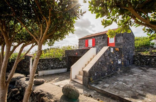 Calheta de Nesquim Cottage | Traditional House on the Pico Island, Azores MyStay