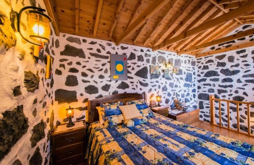 Calheta de Nesquim Cottage | Traditional House on the Pico Island, Azores MyStay