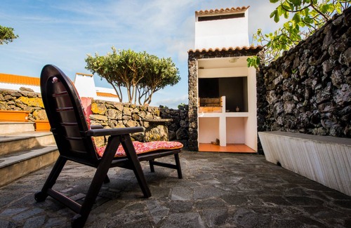 Calheta de Nesquim Cottage | Traditional House on the Pico Island, Azores MyStay