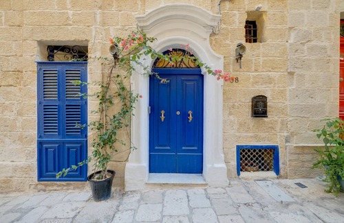 Cospicua House | Traditional Maltese Townhouse in Cospicua