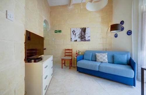Senglea House | Traditional Maltese Townhouse with Roof Terrace