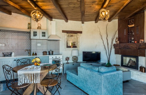 Paidochori Villa | Traditional Renovated villa Liodosifis with Heated Private Pool & BBQ