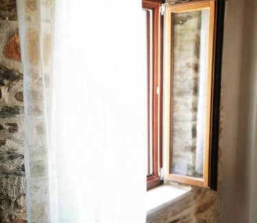 Kali Vrysi House | Traditional stone guesthouse