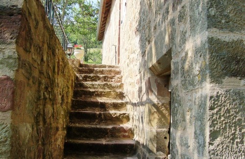 Noailhac Cottage | Traditional stone house with Jacuzzi, fireplace *