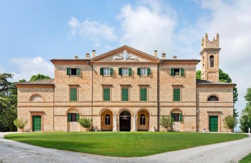 Centofinestre Villa | Traditional Villa in Filottrano with Swimming Pool