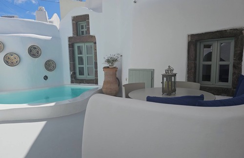 Megalochori House | Traditional Village House 'Alba Lily' with heated plunge pool