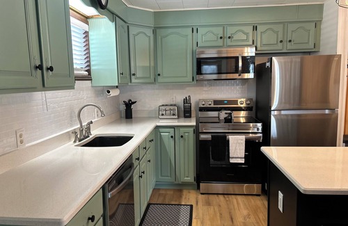 St. Helen House | Trailing with a Twist