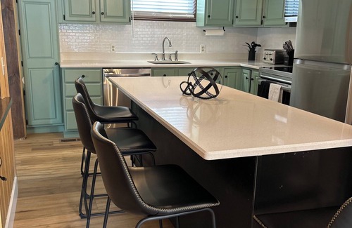 St. Helen House | Trailing with a Twist