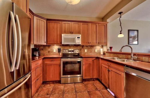 Sun Peaks Apartment | Trails Edge #56 By Bear Country