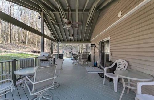 Champion House | Trailside Chalet featuring Wrap Around Deck & Private Hot Tub just outside of 7 Springs Resort