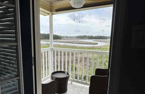Gulf Park Estates Condo | Tranquil 2-bedroom condo in Ocean Springs with fitness room, WiFi