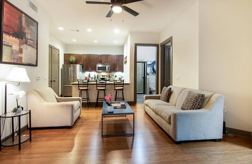 The Galleria Apartment | Tranquil 2-bedroom apartment with AC, fitness room in Houston