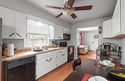 Spring Lake Park Apartment | Tranquil 2BR Apt Mpls - 8075 Apt 3