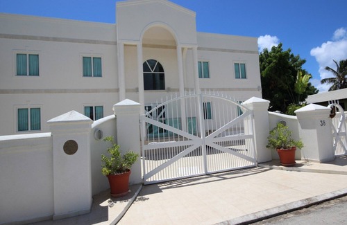 Green Garden Villa | Tranquil 3 bedroom garden-view unit with direct access to the pool