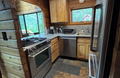 Markleeville Cabin | Tranquil 3-bedroom Cabin on Carson River in Markleeville