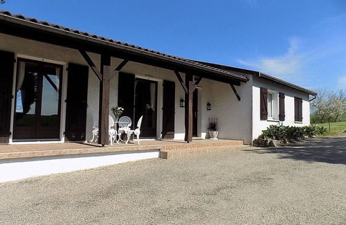 Saint-Jean-de-Duras House | Tranquil 4 Bedroom Holiday Villa With Above Ground Pool Near Duras