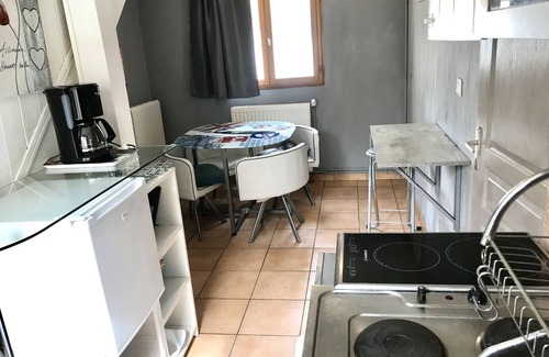 Cesson House | Tranquil and Close to Everything