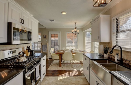 Rowlett House | Tranquil and Cozy Retreat just minutes from Lake Ray Hubbard. Pets welcome!