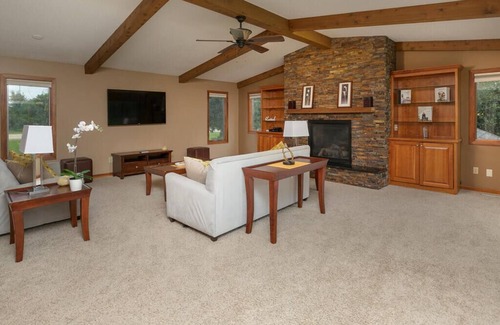 Rochester House | Tranquil and expansive home less than 10 minutes from Mayo Clinic
