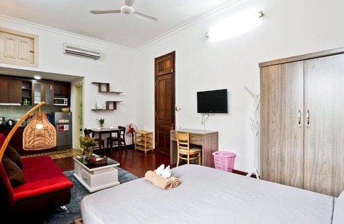 Truc Bach Apartment | Tranquil apartment near Truc Bach lake Central Hanoi