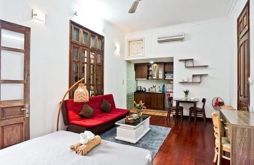 Truc Bach Apartment | Tranquil apartment near Truc Bach lake Central Hanoi