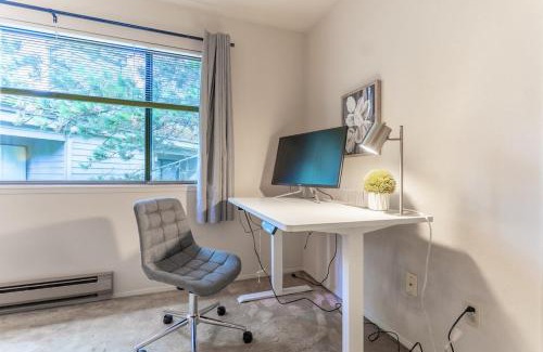 Northwest Bellevue Apartment | Tranquil Apt 2 King Suites Pet Friendly near DT Bellevue