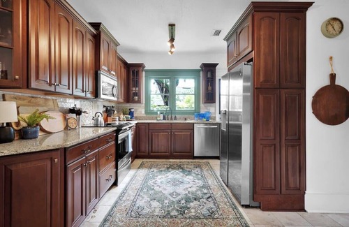 Avondale House | Tranquil Avondale Home, Walkable to Food & Shops!