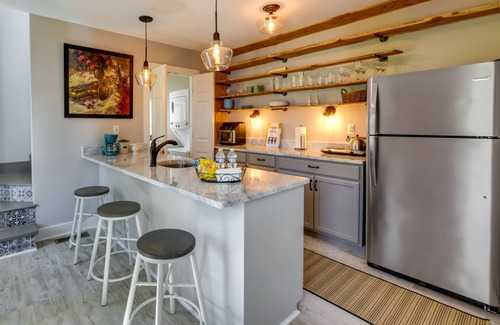 Midlothian Cottage | Tranquil Cottage in Virginia Countryside w/Pond!