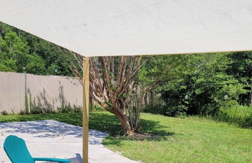 Harold House | Tranquil cozy retreat-central to beaches, river, and downtown!