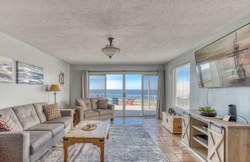 Lincoln City House | Tranquil Edge Retreat - Oceanfront house w hottub