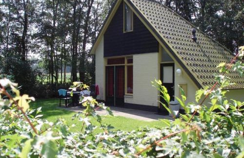 Municipality of Dalfsen House | Tranquil Getaway in Dalfsen