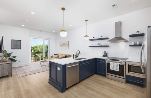 Cleveland Park Condo | Tranquil Haven Close to Broadway with Free Parking