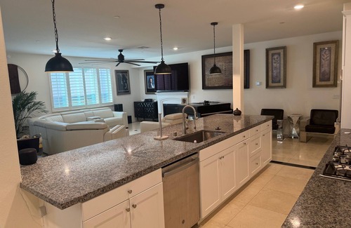 Sun City House | Tranquil Haven: Luxurious Retreat with Unmatched Elegance and Serenity