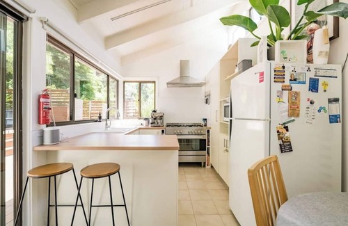 The Basin House | Tranquil House in the Foothill of the Dandy Ranges