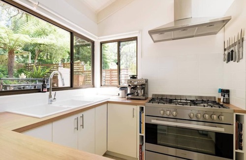 The Basin House | Tranquil House in the Foothill of the Dandy Ranges